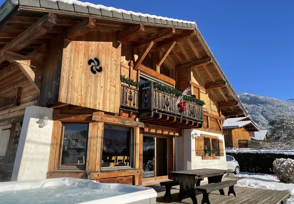 Chalet Arnica, Samoens (self catered chalet) - Outdoor hot tub
