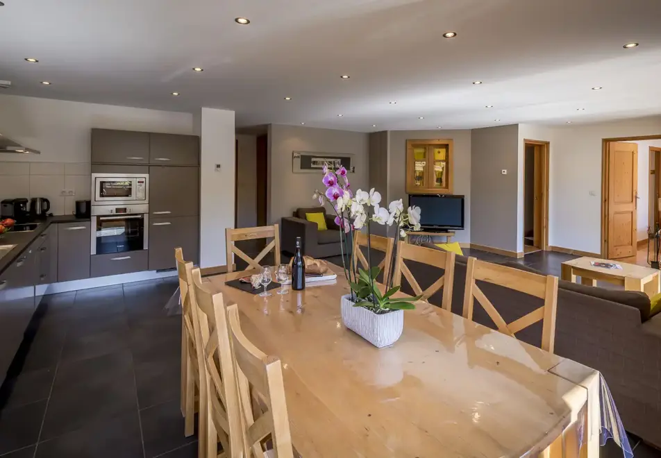 Rose, Samoens (self catered apartments) - Rose 1