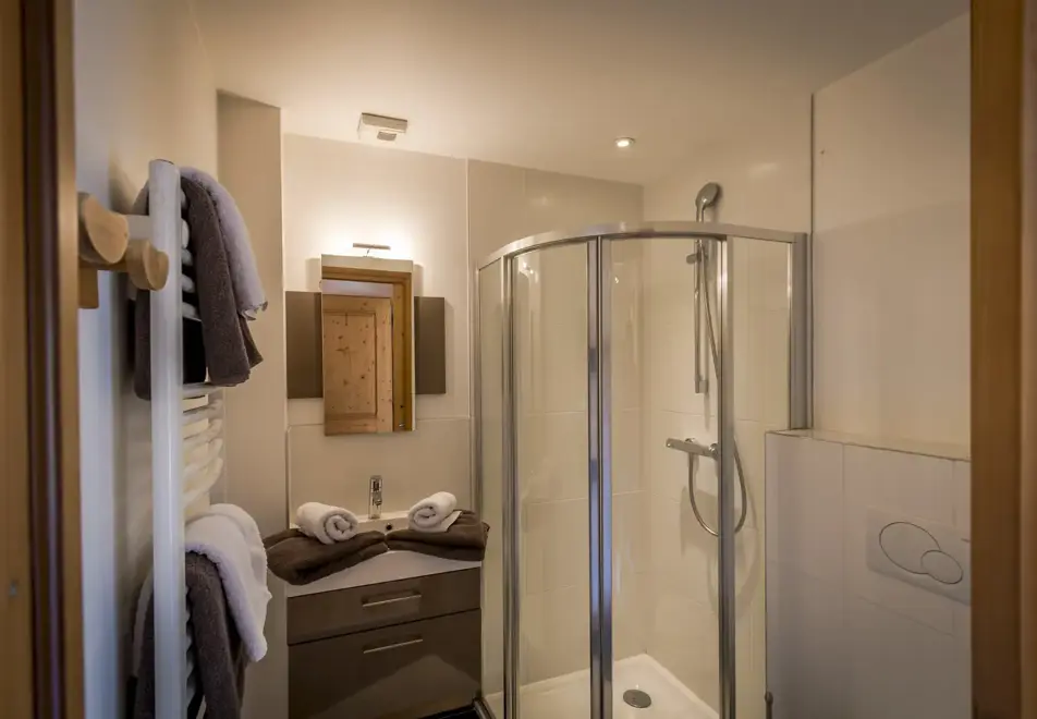 Rose, Samoens (self catered apartments) - Rose 2