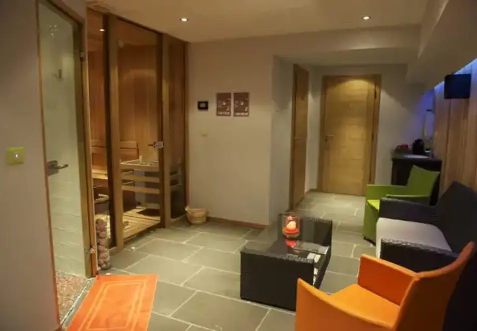 Rose, Samoens (self catered apartments) - Spa area