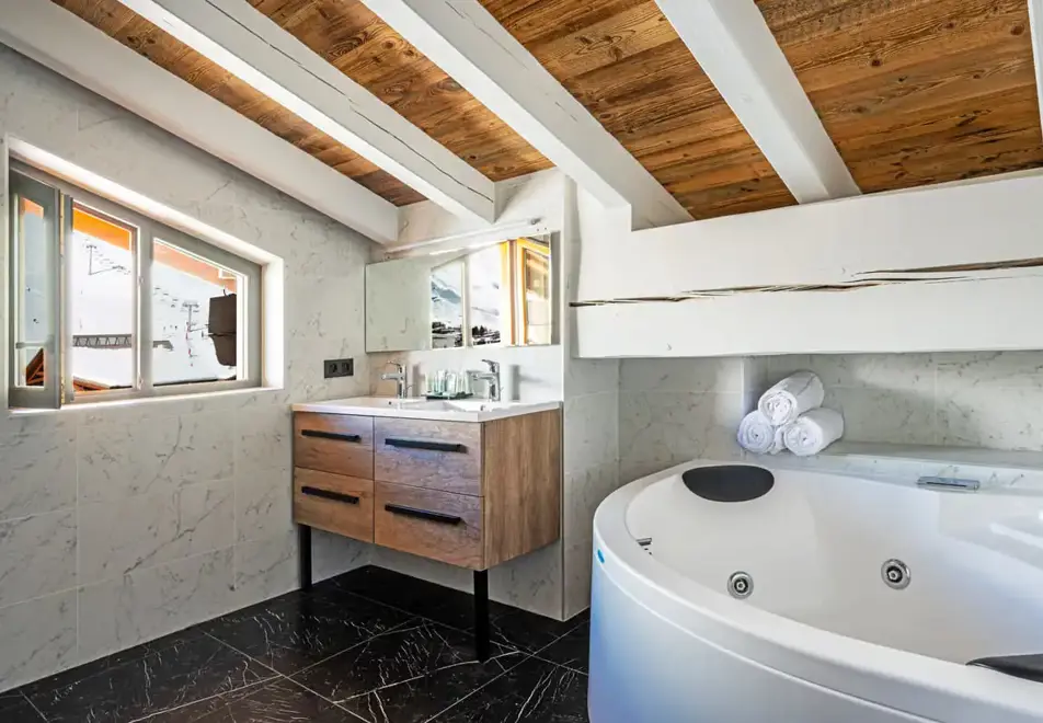 Le Levanna, Tignes le Lac (hotel) - Typical Suite style