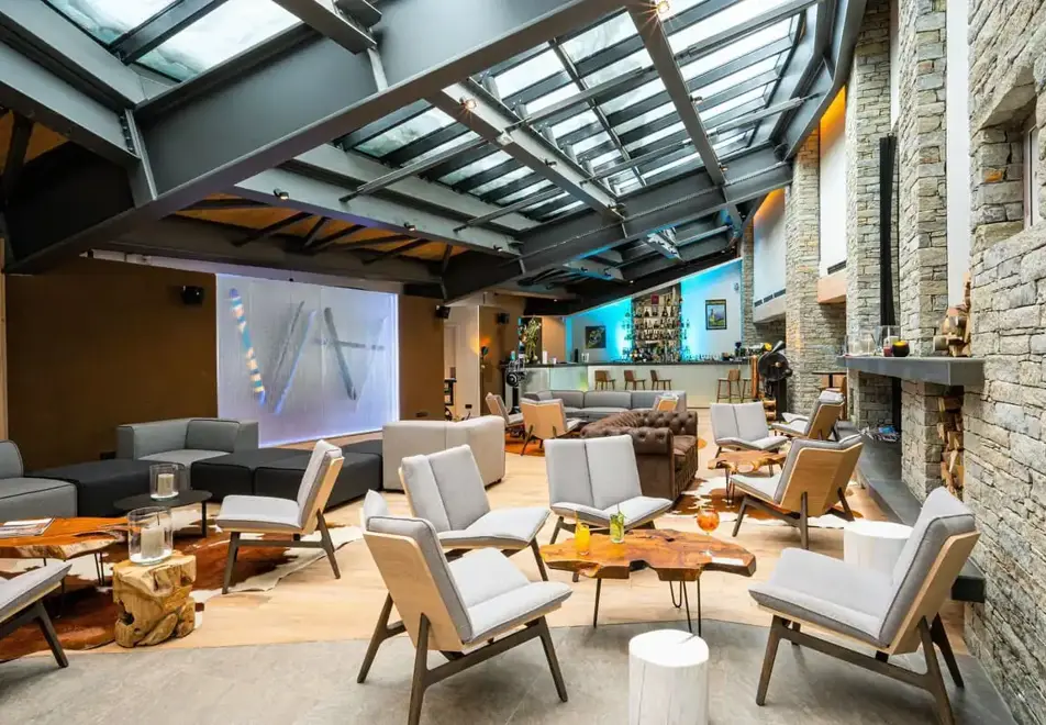 Voulez Vous, Tignes le Lac (hotel) - Reception and bar