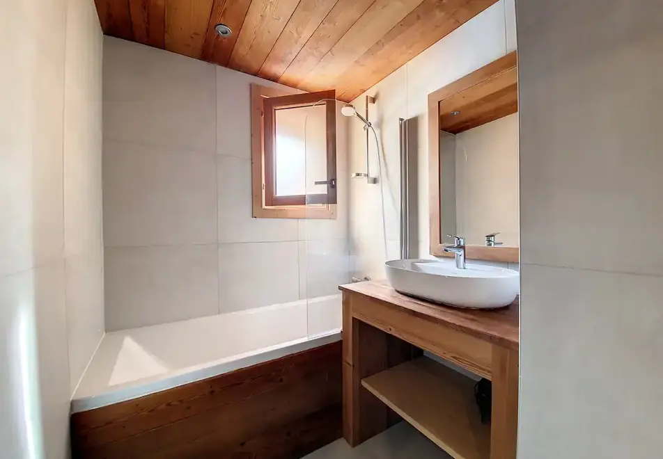 Chalet Edelweiss, Le Bettex (self catered chalet) - Bathroom