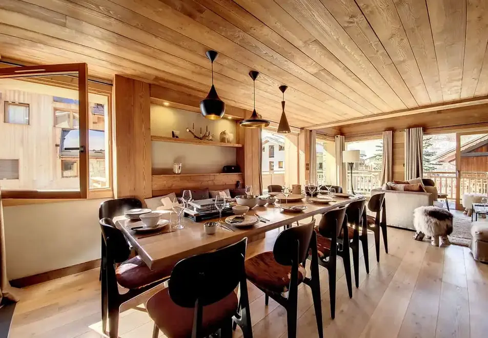 Chalet Edelweiss, Le Bettex (self catered chalet) - Open plan living and dining area