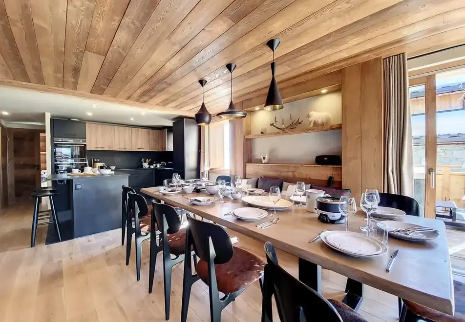 Chalet Edelweiss, Le Bettex (self catered chalet) - Open plan living and dining area