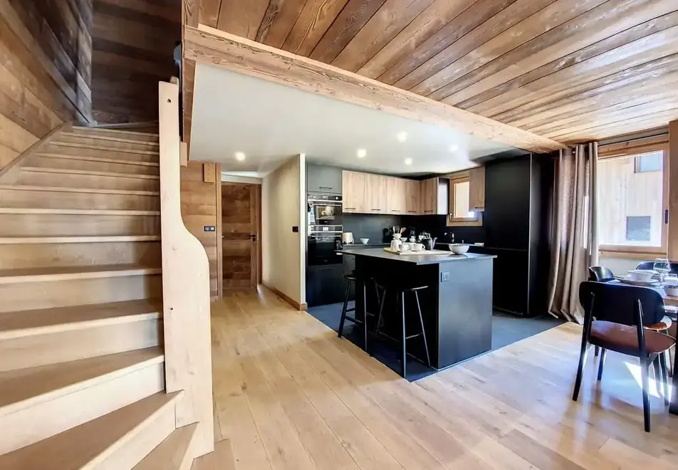 Chalet Edelweiss, Le Bettex (self catered chalet) - Open plan living and dining area