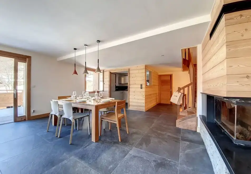 Chalet Rocher, Le Bettex (self catered chalet) - Open plan living and dining area