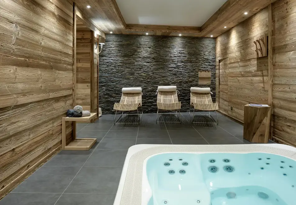 Whistler Lodge, Courchevel (self catered apartment) - Spa at nearly Le C