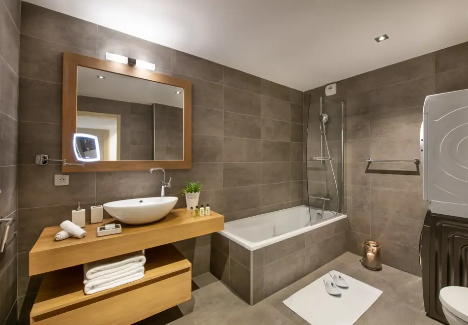 Whistler Lodge, Courchevel (self catered apartment) - Apartment B01