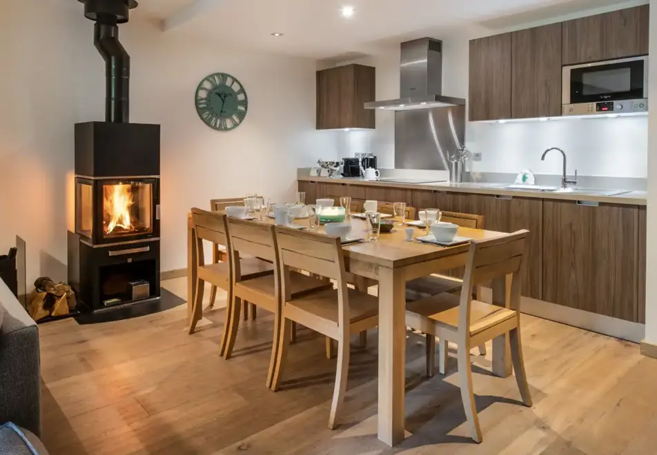 Whistler Lodge, Courchevel (self catered apartment) - Apartment B05