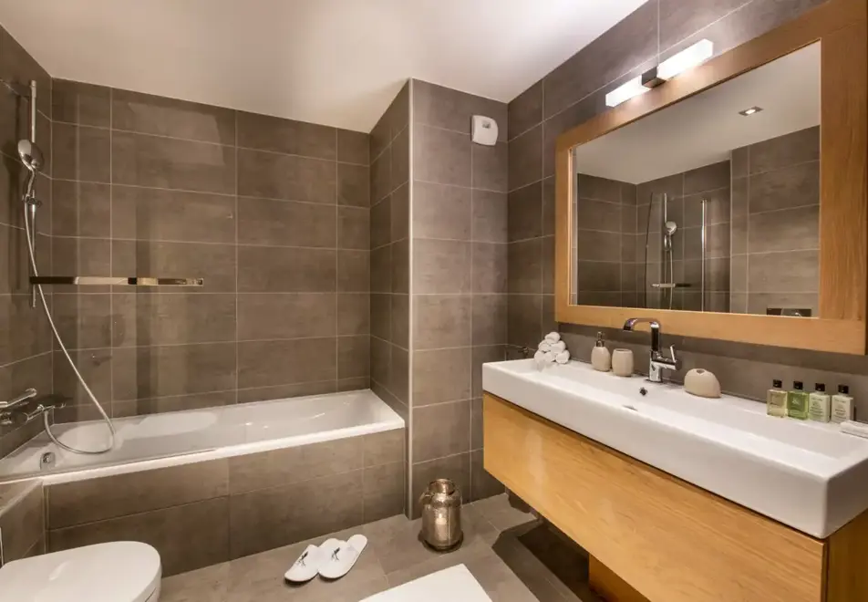 Whistler Lodge, Courchevel (self catered apartment) - Apartment B05