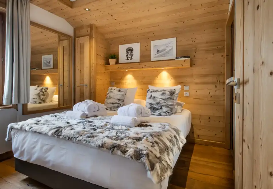 Whistler Lodge, Courchevel (self catered apartment) - Apartment B07