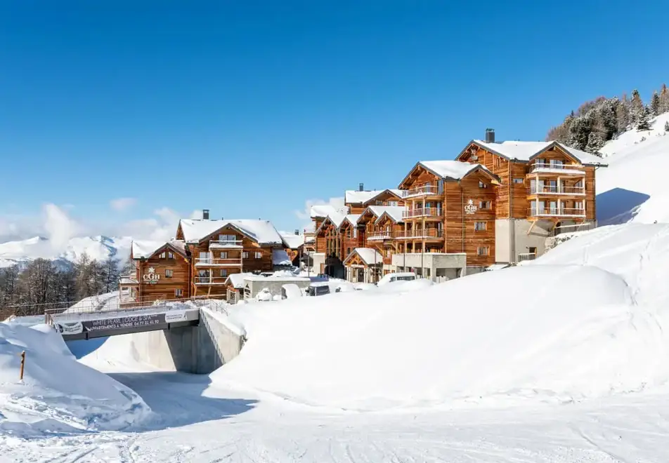 White Pearl, La Plagne (self catered apartments) - Excellent location