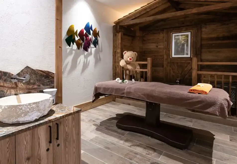 White Pearl, La Plagne (self catered apartments) - Treatment room