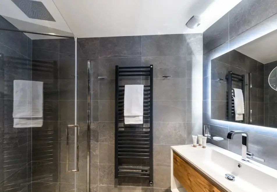 Alaska Lodge, Val d'Isere (self catered apartments) - Apartment 4