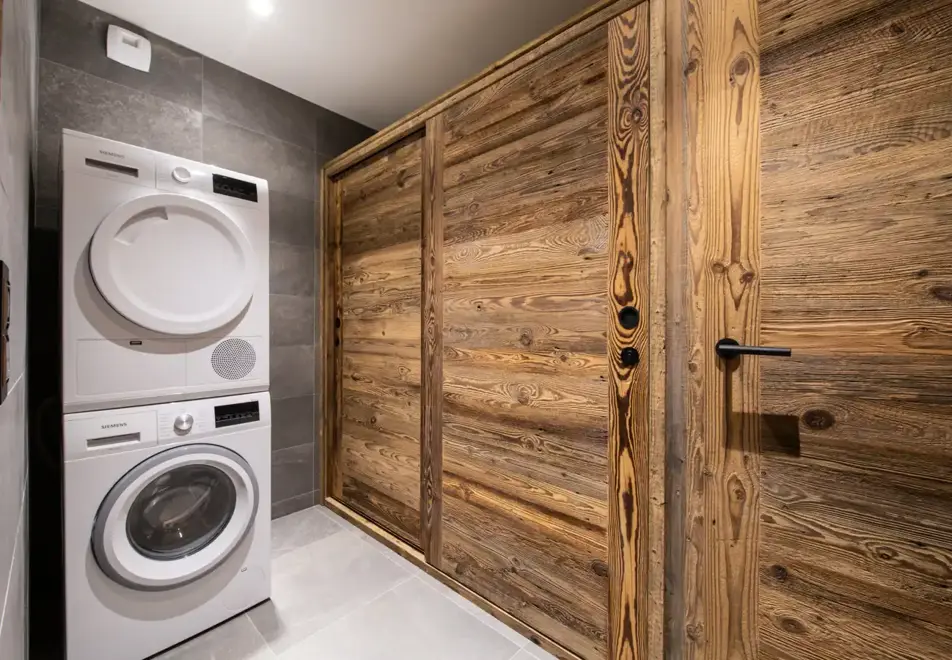 Alaska Lodge, Val d'Isere (self catered apartments) - Apartment 4