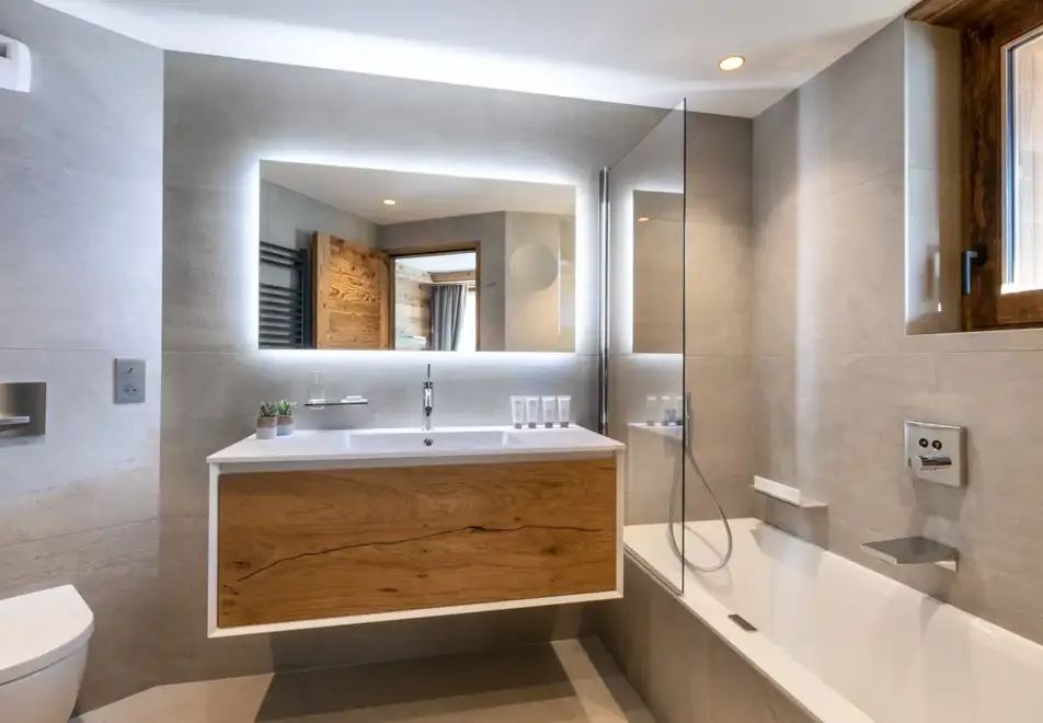 Alaska Lodge, Val d'Isere (self catered apartments) - Apartment 6