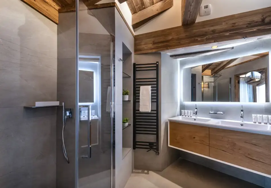 Alaska Lodge, Val d'Isere (self catered apartments) - Apartment 6