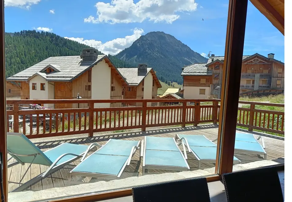 Chalet des Dolines, Montgenevre (self catered apartments) - Pool terrace