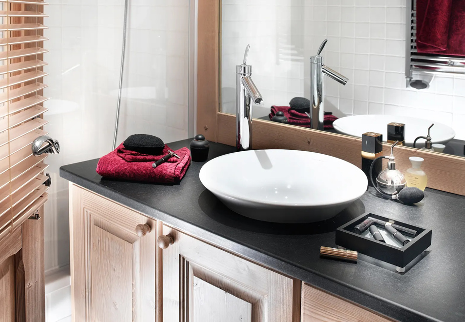 La Ferme du Val Claret (self catered apartments), Tignes Val Claret - Typical bathroom style
