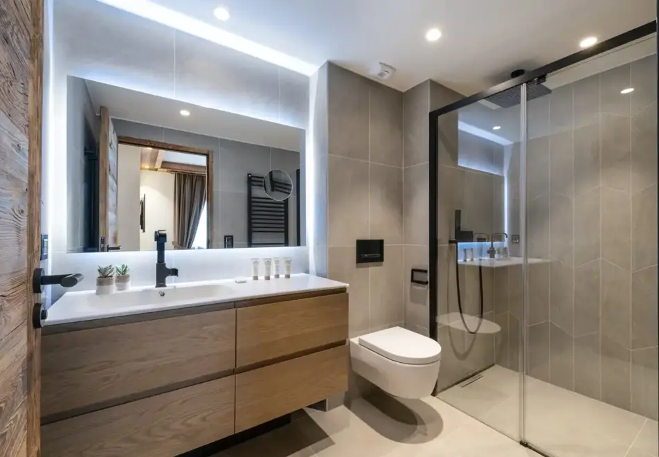 Vail Lodge, Val d'Isere (self catered apartments) - Apartment A01