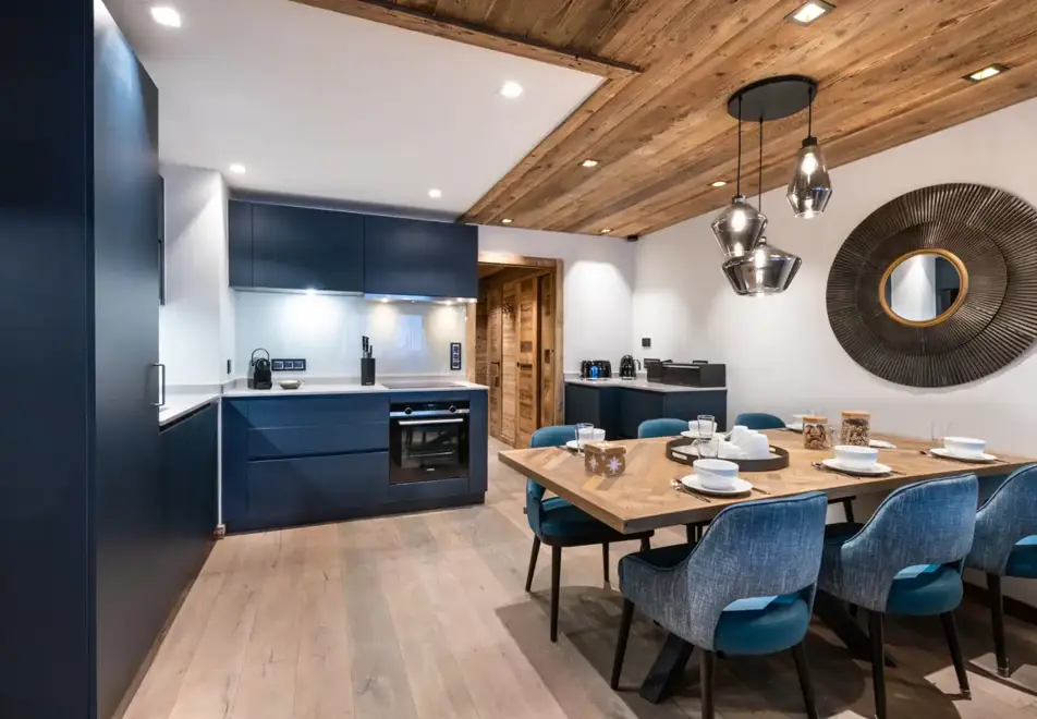 Vail Lodge, Val d'Isere (self catered apartments) - Apartment A02