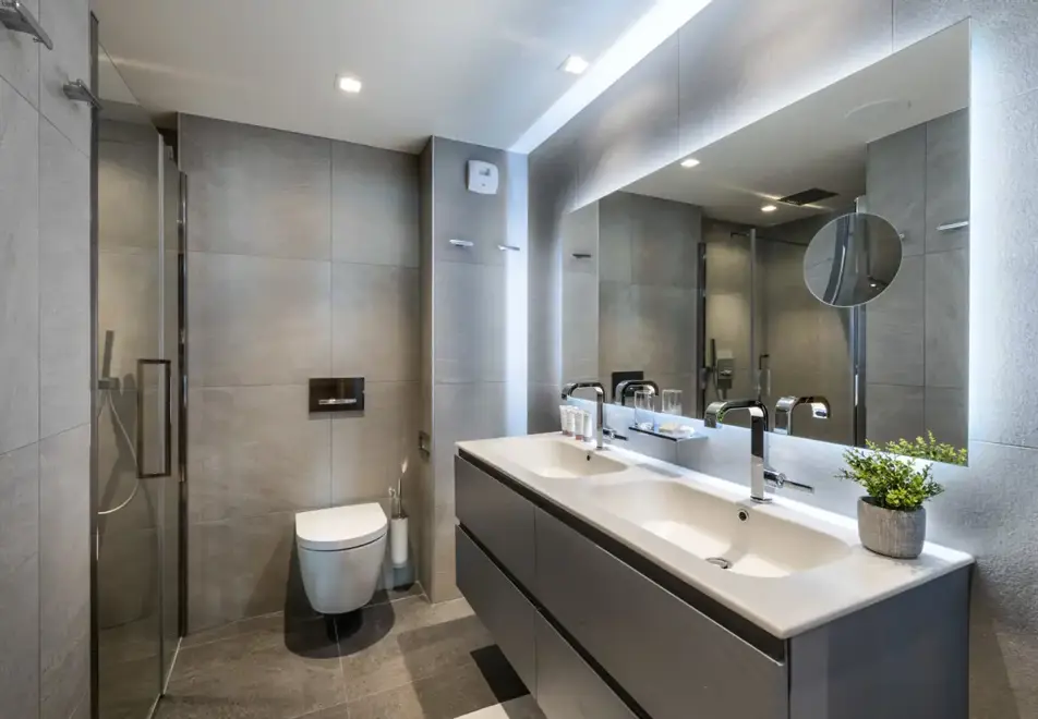 Vail Lodge, Val d'Isere (self catered apartments) - Apartment A32