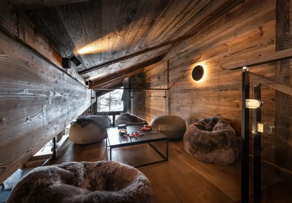 Vail Lodge, Val d'Isere (self catered apartments) - Apartment A32