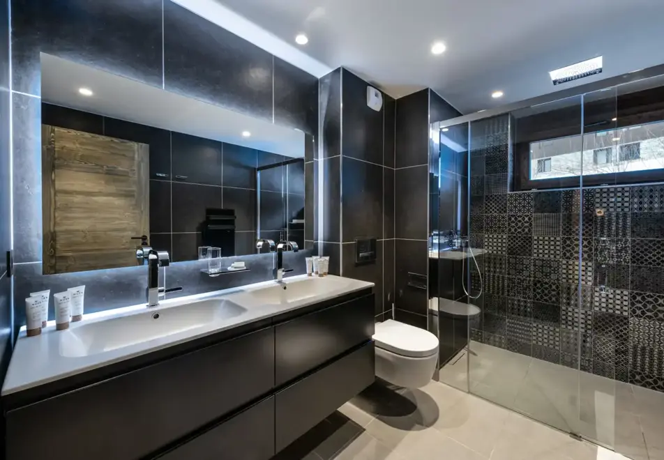 Vail Lodge, Val d'Isere (self catered apartments) - Apartment B41