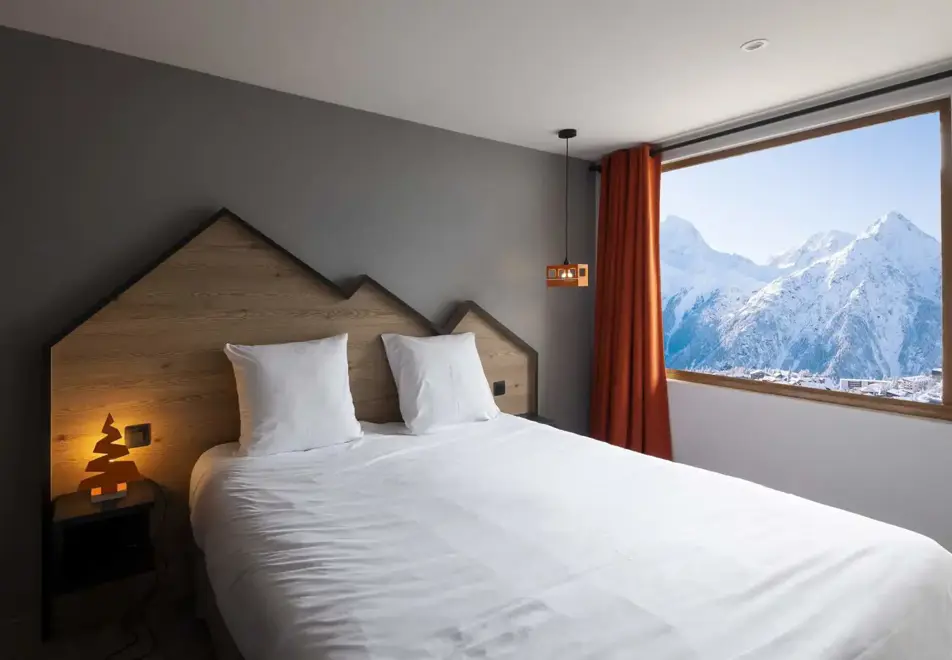 Basecamp Lodge, Les 2 Alpes (hotel) - Typical room style