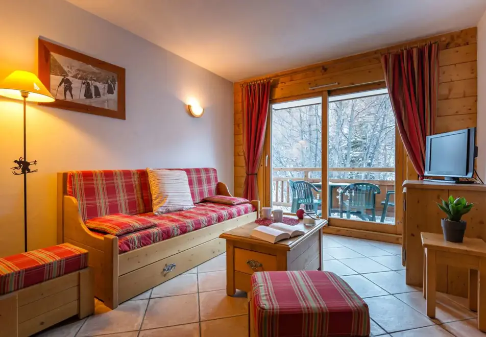Le Hameau du Rocher Blanc, Serre Chevalier Chantemerle (self catered apartments) - Typical apartment style