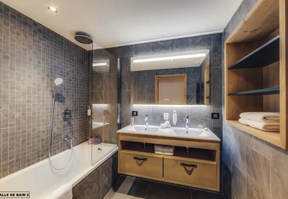 Avancher, Val d'Isere (self catered apartments & hotel) - Apartment Alix with fireplace