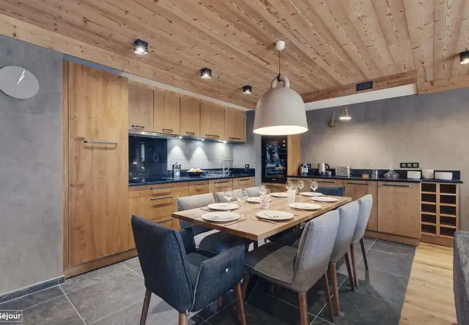 Avancher, Val d'Isere (self catered apartments & hotel) - Apartment Emilou