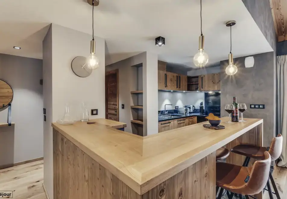 Avancher, Val d'Isere (self catered apartments & hotel) - Apartment Snega with fireplace