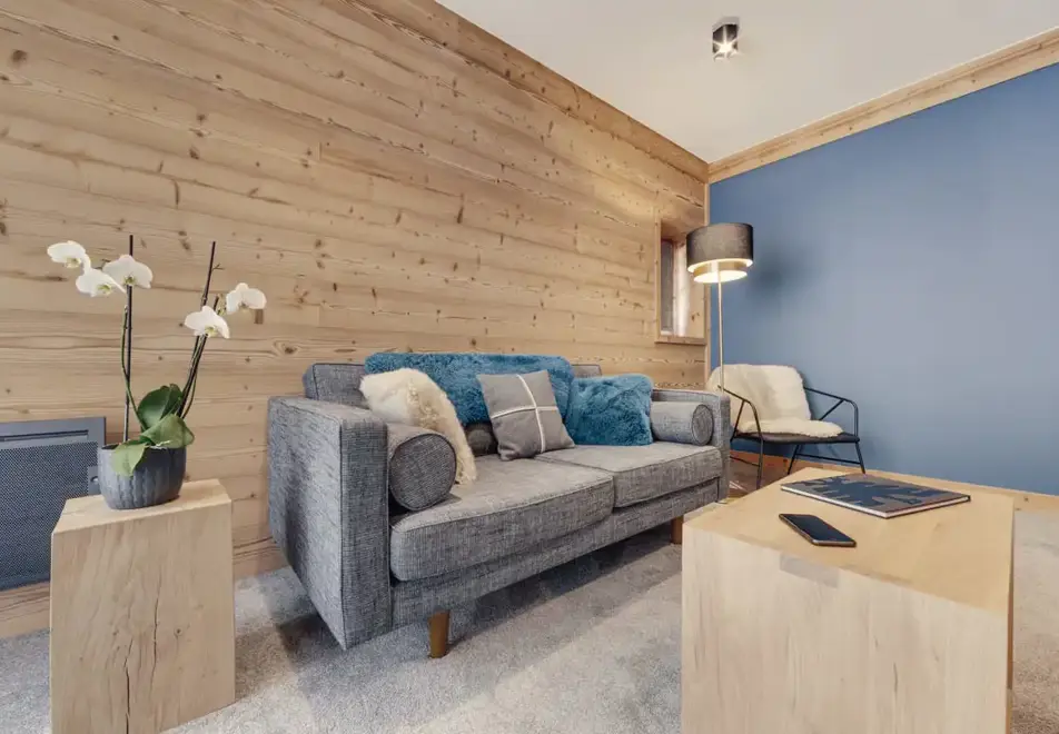 Avancher, Val d'Isere (self catered apartments & hotel) - Typical junior suite style in hotel