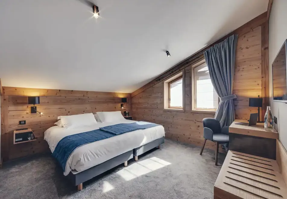 Avancher, Val d'Isere (self catered apartments & hotel) - Typical suite duplex room style in hotel