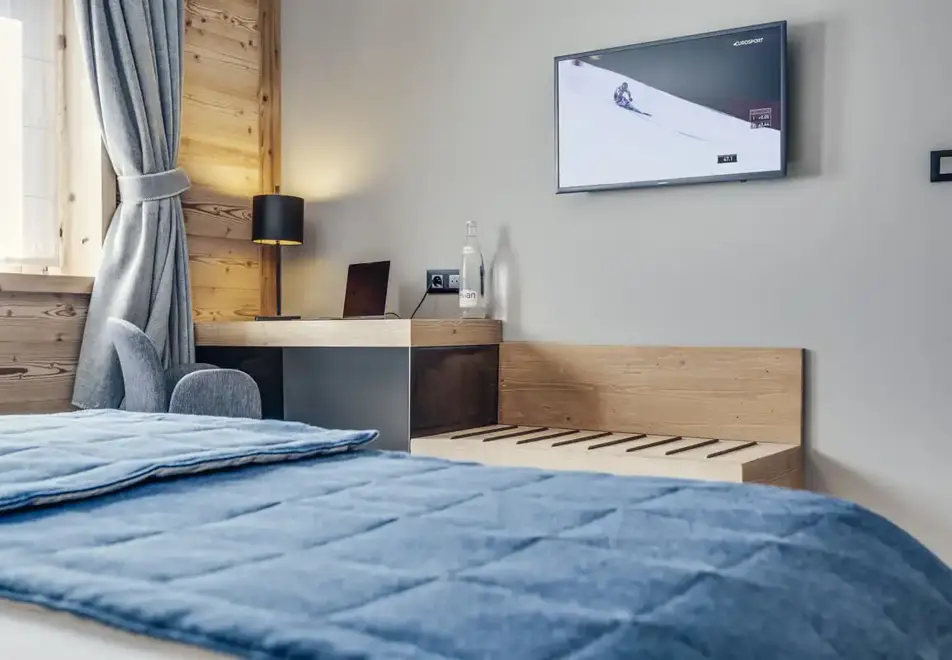 Avancher, Val d'Isere (self catered apartments & hotel) - Typical suite duplex room style in hotel