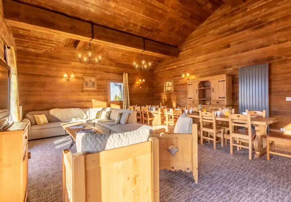 Chalet de l'Ours, Arc 2000 (self catered apartments) - Typical apartment style