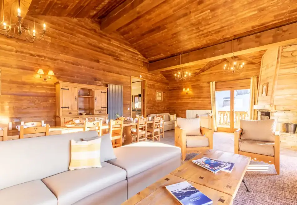 Chalet de l'Ours, Arc 2000 (self catered apartments) - Typical apartment style