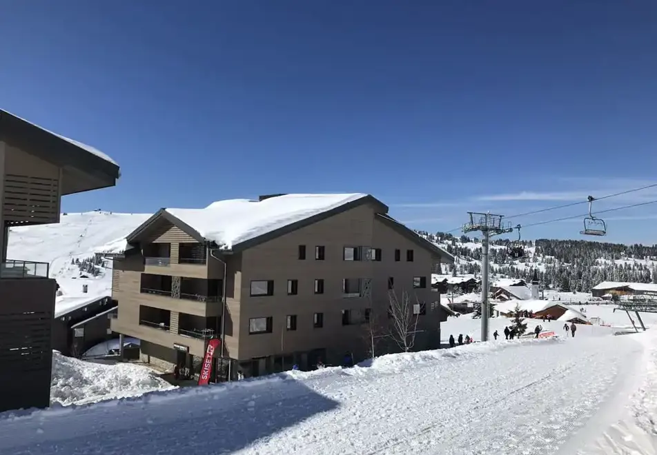 Chalet des Cimes, Les Saisies (self catered apartments)