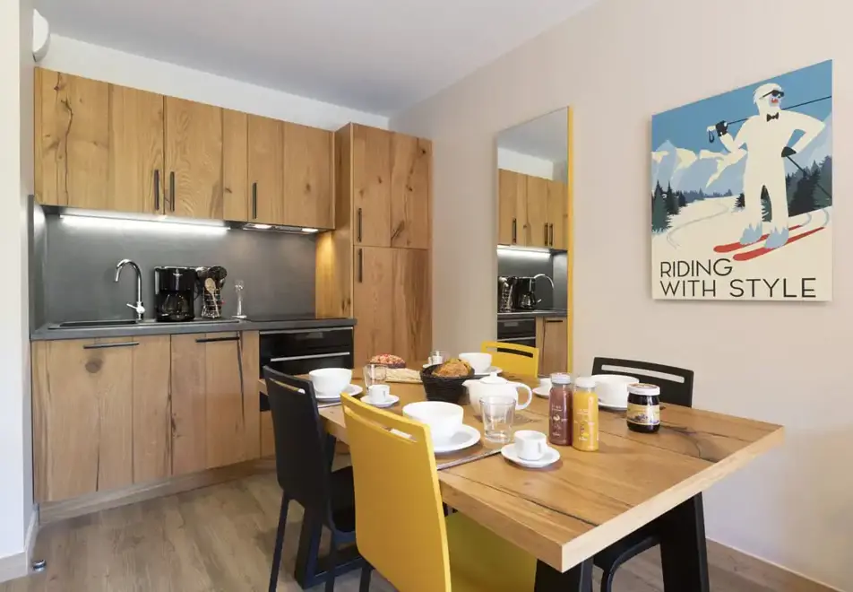 La Residence Club Samoens Village, Samoens (self catered apartments) - Typical 1 bed confort style apartment ©Manureyboz