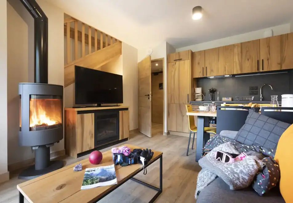 La Residence Club Samoens Village, Samoens (self catered apartments) - Typical 3 bed premium style apartment ©Manureyboz