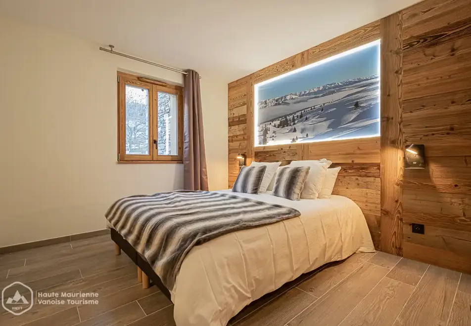Chalet Arcelle, Val Cenis (self catered chalet) - Double bedroom