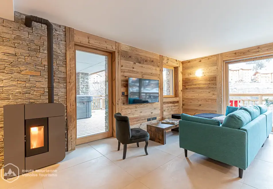 Chalet Arcelle, Val Cenis (self catered chalet) - Open plan kitchen and living area