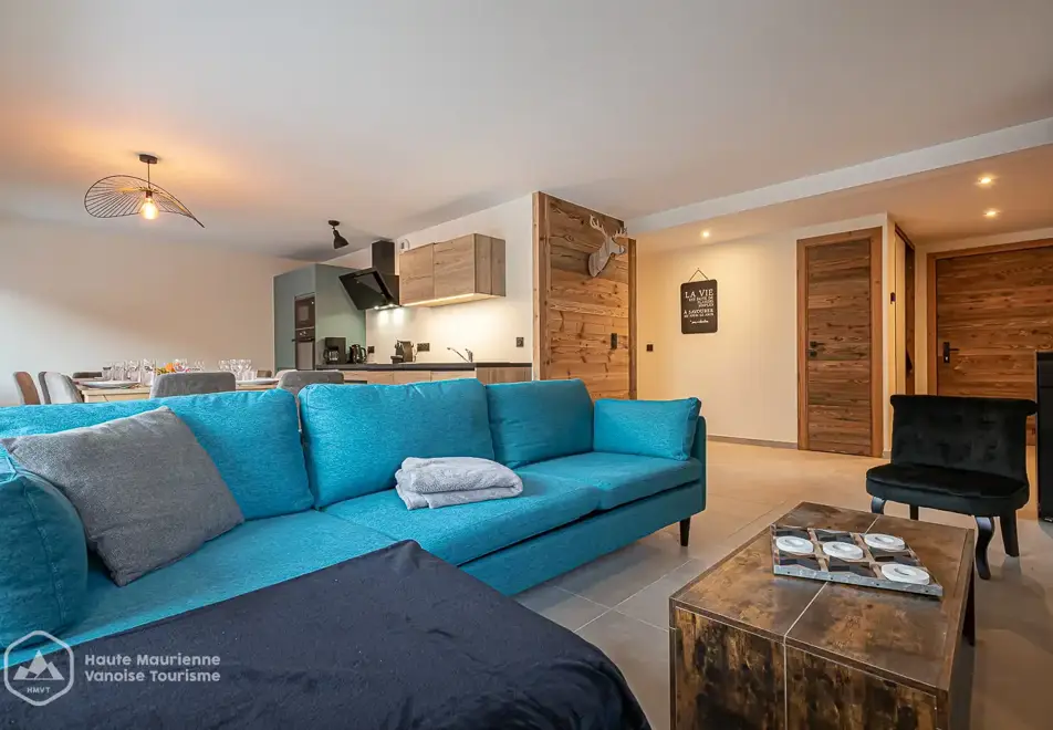Chalet Arcelle, Val Cenis (self catered chalet) - Open plan kitchen and living area