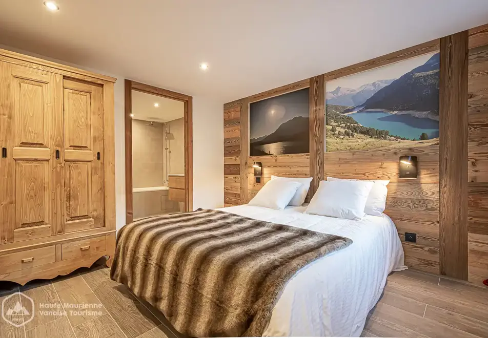 Chalet Turra, Val Cenis (self catered chalet) - Double bedroom