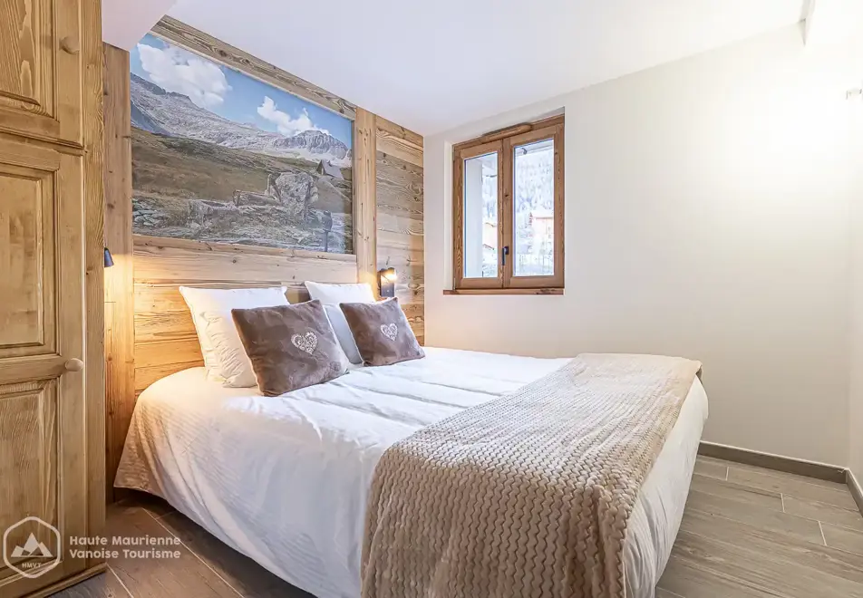 Chalet Turra, Val Cenis (self catered chalet) - Double bedroom