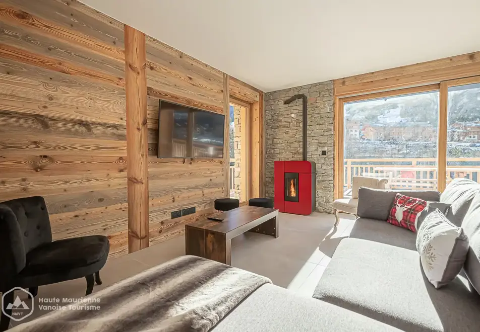 Chalet Turra, Val Cenis (self catered chalet) - Open plan kitchen and living area