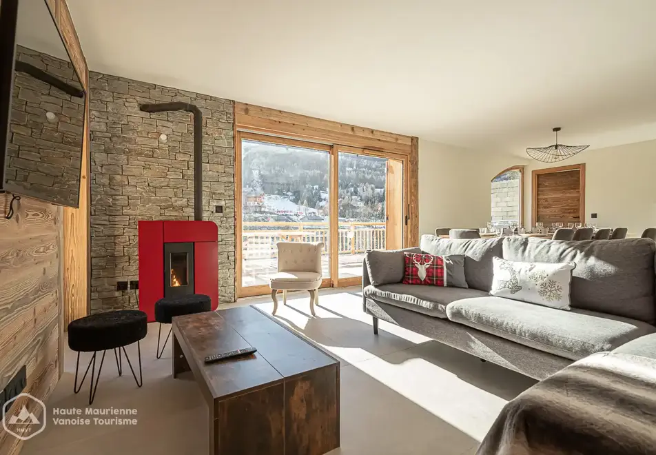 Chalet Turra, Val Cenis (self catered chalet) - Open plan kitchen and living area