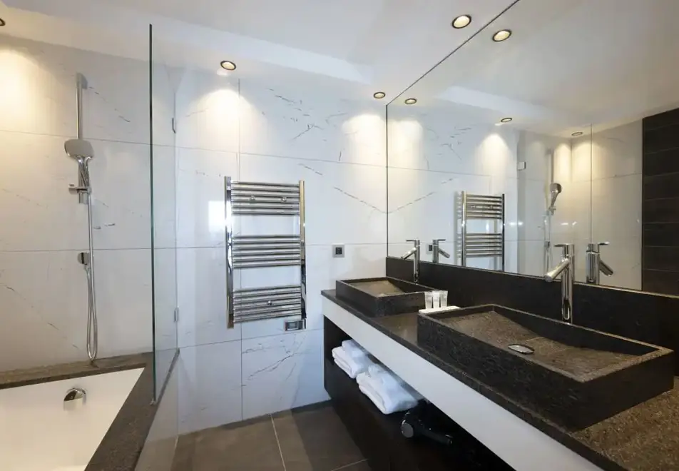 Alpen Lodge, La Rosiere (self catered apartments & hotel) - Typical suite junior prestige style